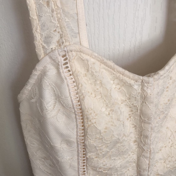 Lace bodice - Picture 3 of 4